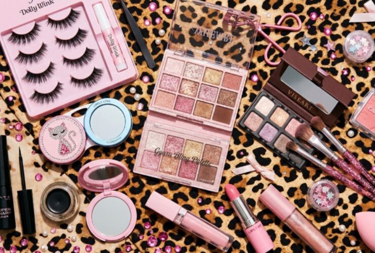 Gyaru Makeup Essentials